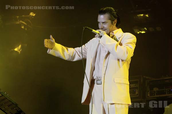 FAITH NO MORE - 2009-08-29 - SAINT CLOUD - Domaine National - Grande Scene - 